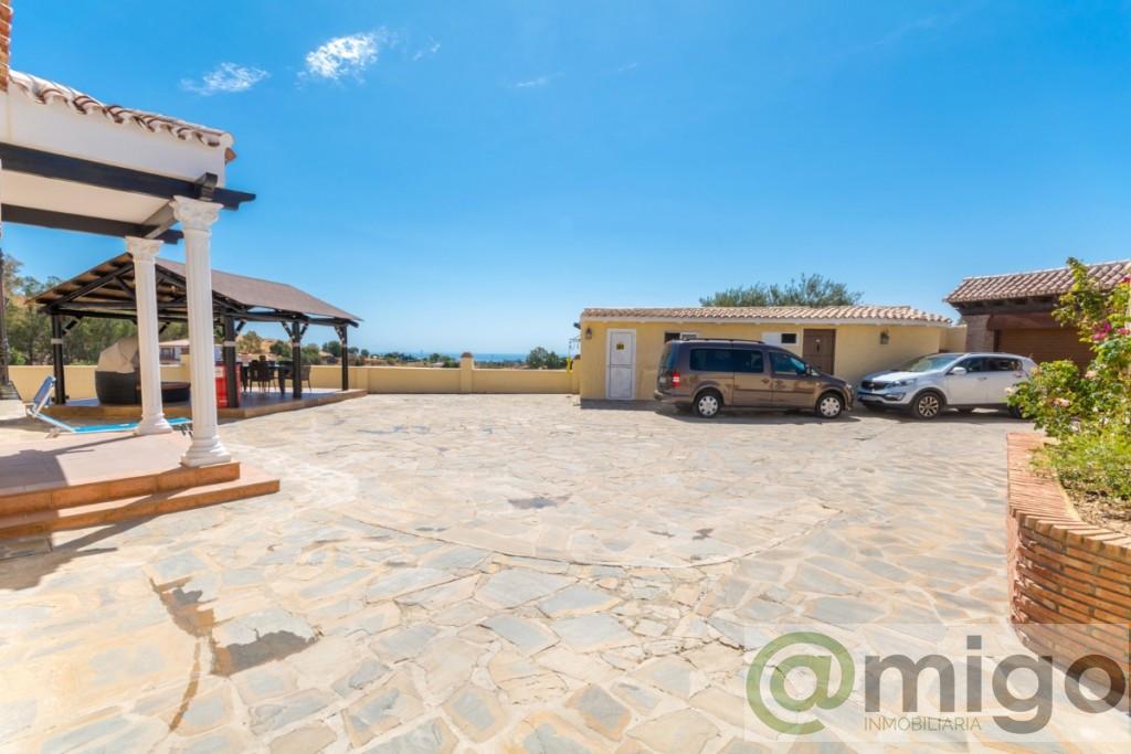 For sale of villa in Mijas Costa
