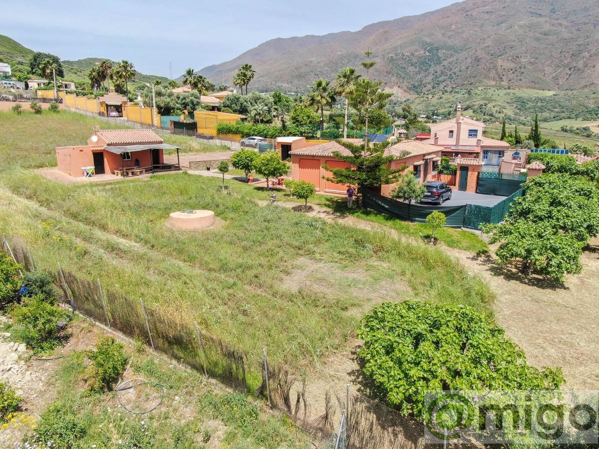 For sale of villa in Estepona