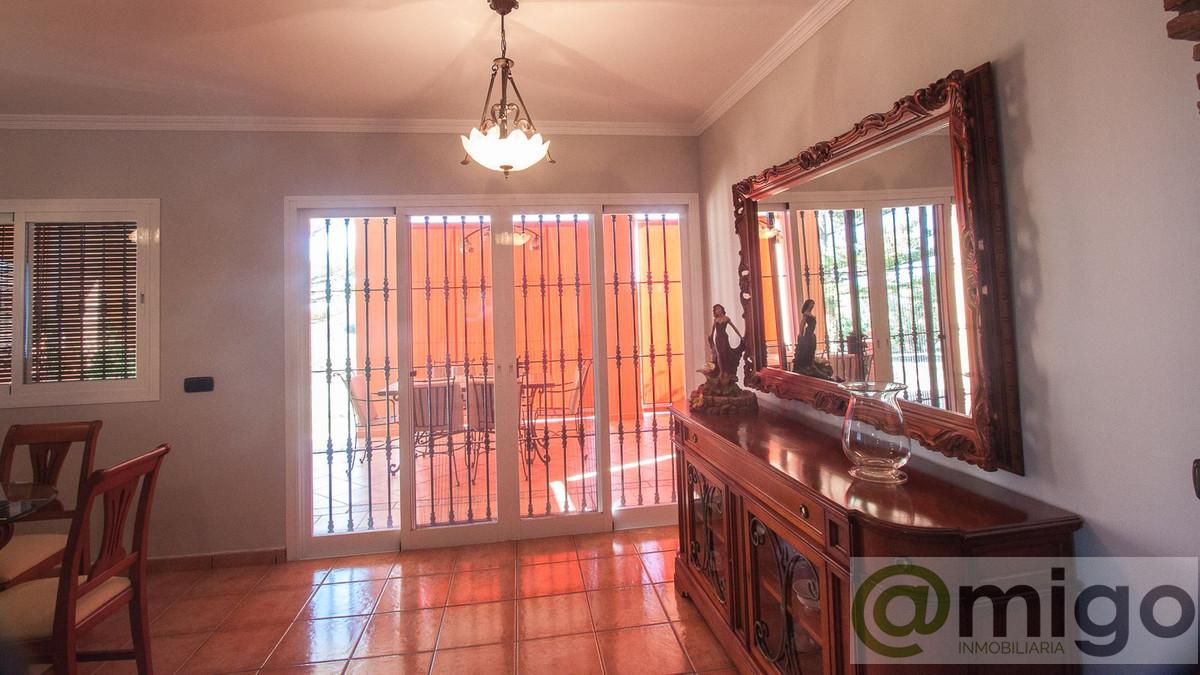 For sale of villa in Estepona