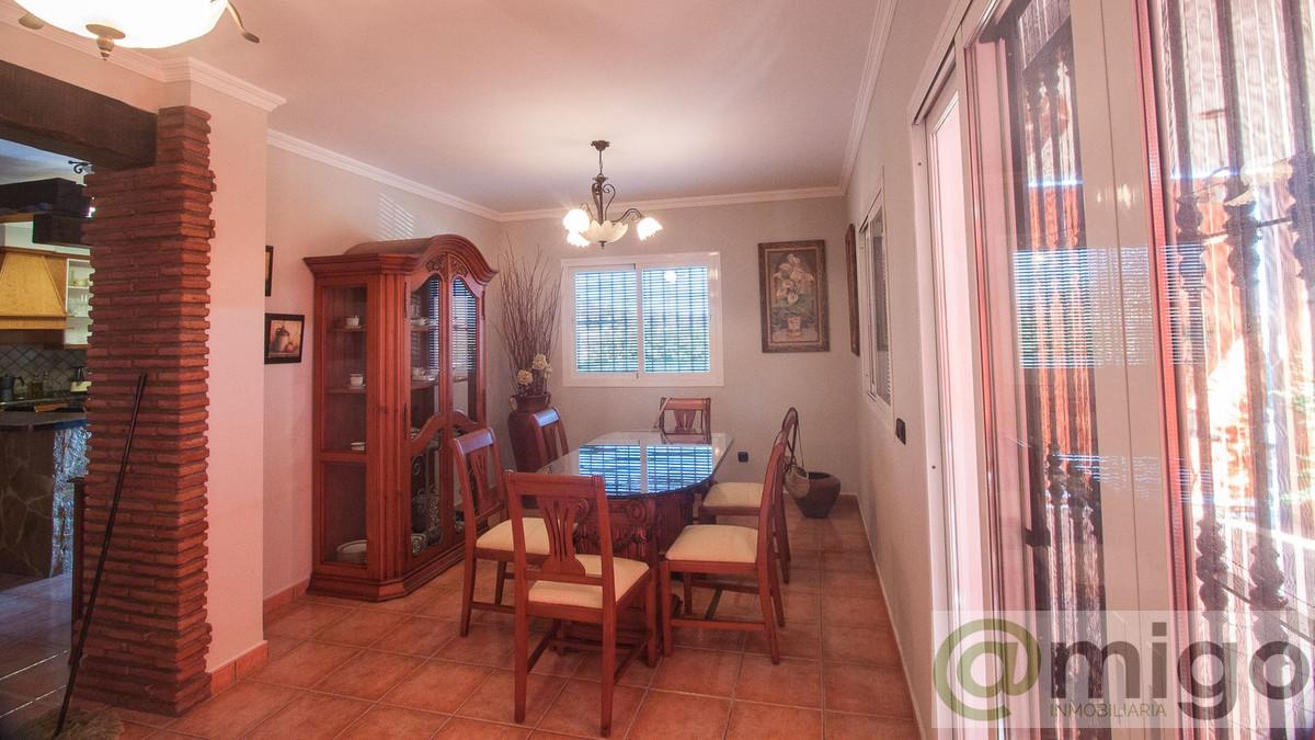 For sale of villa in Estepona