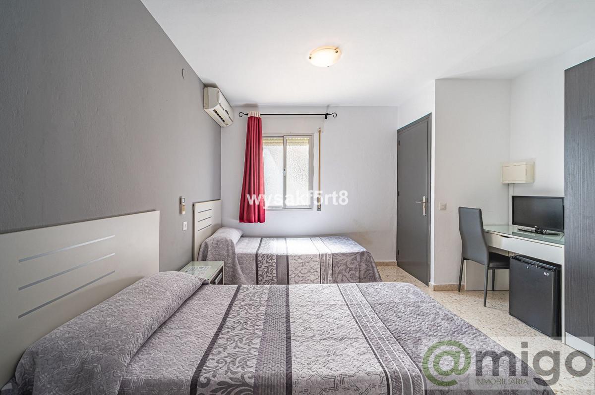 Venta de local en Manilva