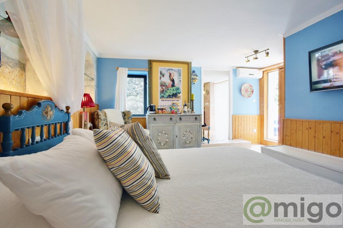 For sale of commercial in Marbella