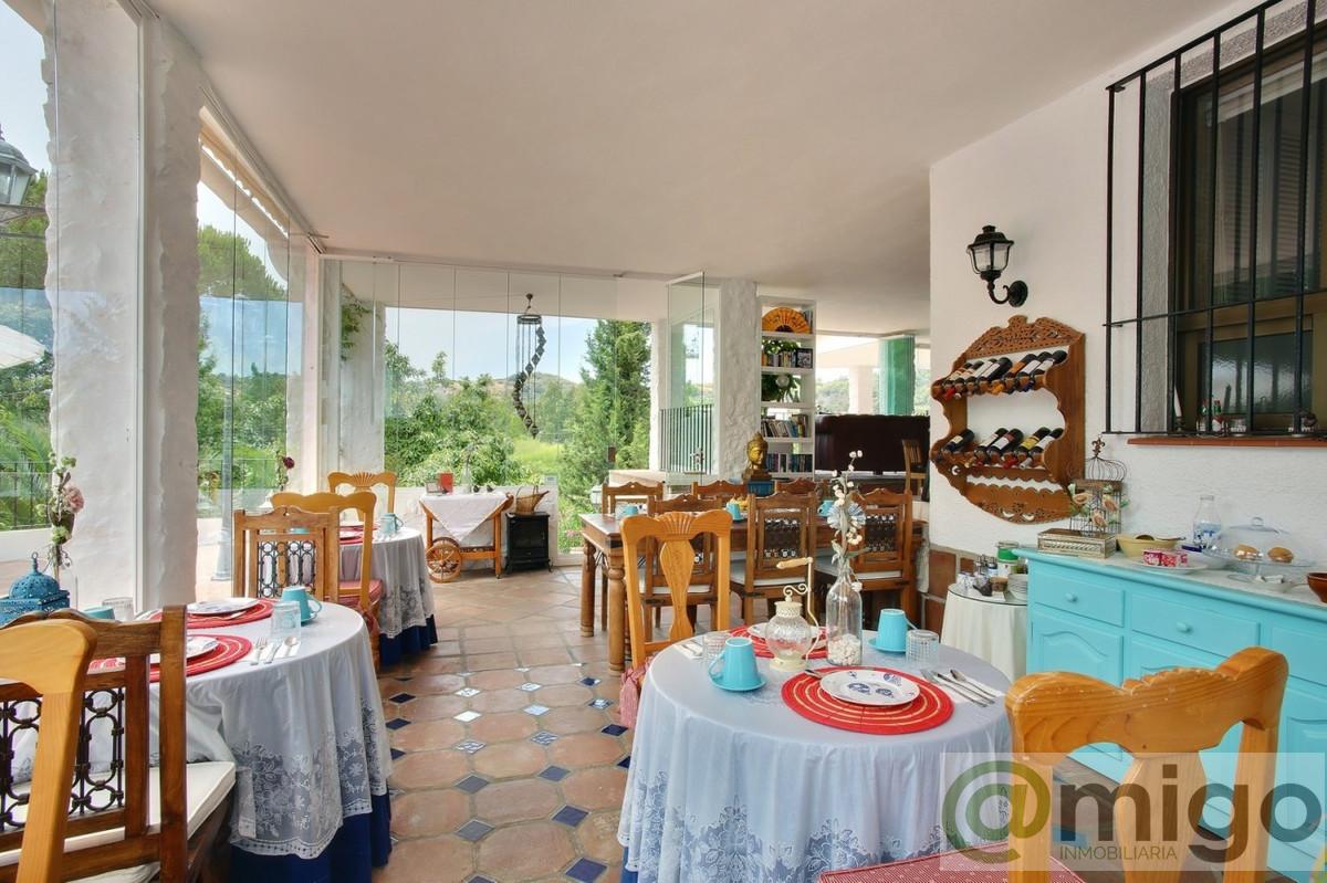For sale of commercial in Marbella