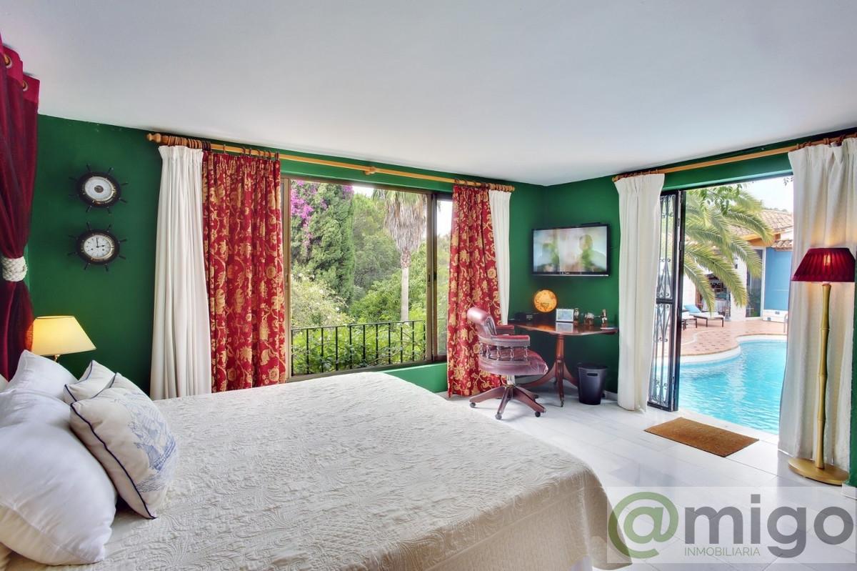 For sale of commercial in Marbella