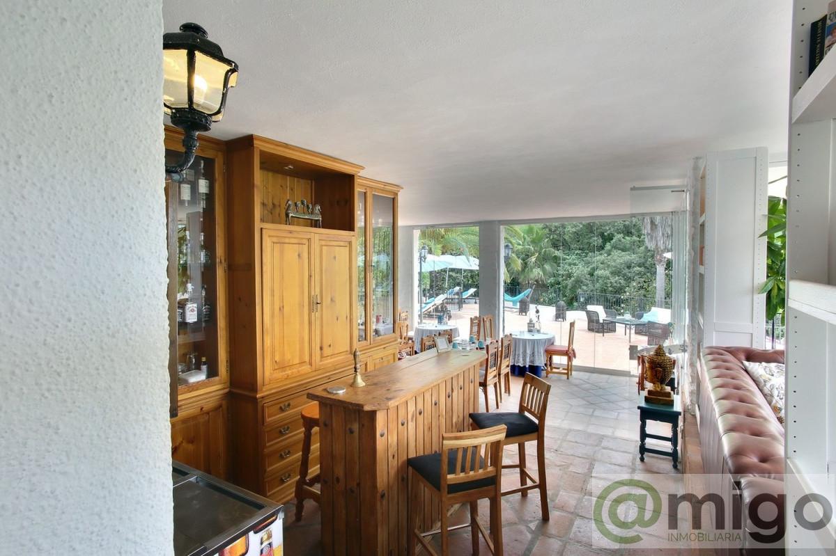 For sale of commercial in Marbella