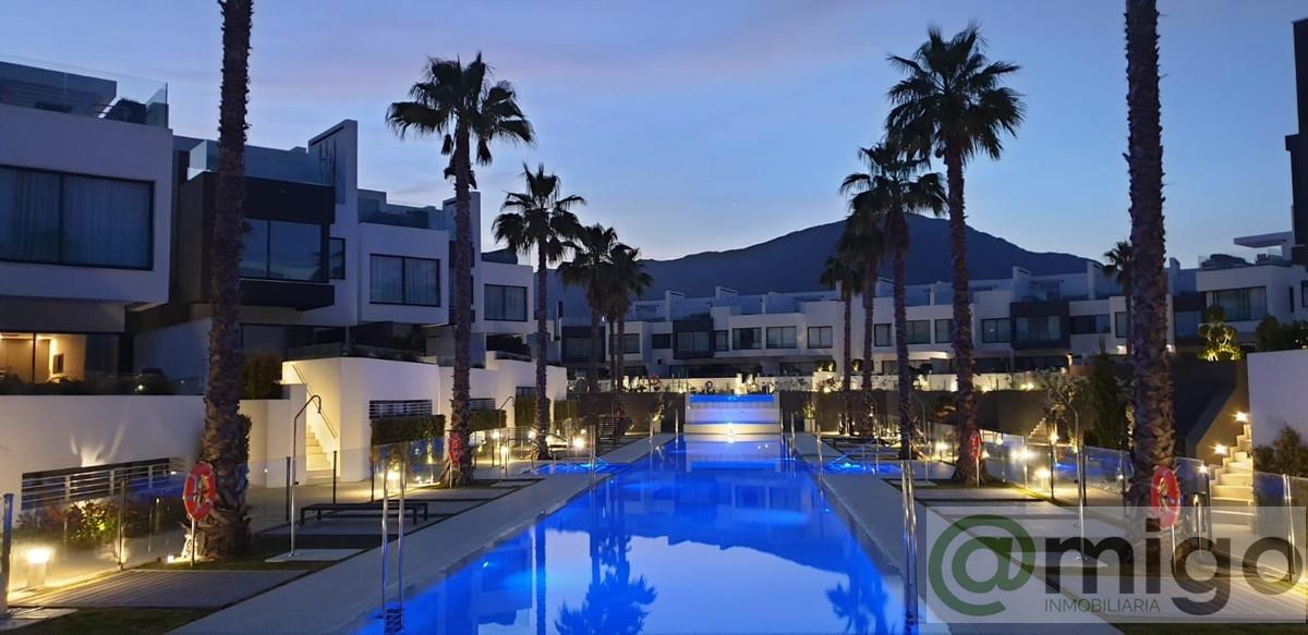 For sale of villa in Estepona
