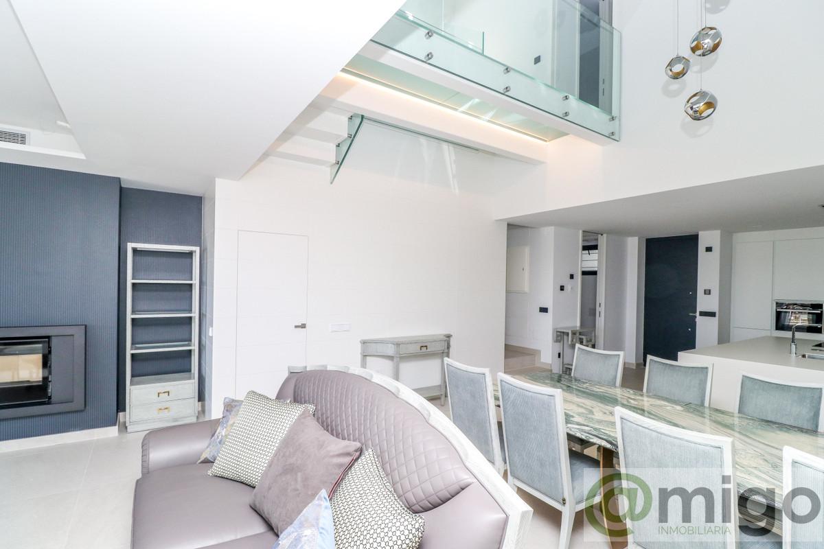For sale of villa in Estepona