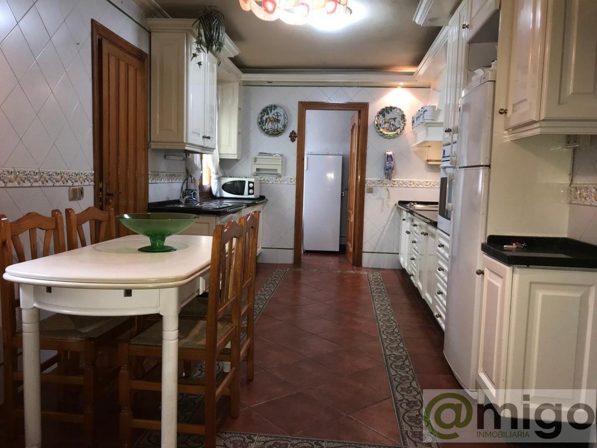 For sale of villa in Estepona