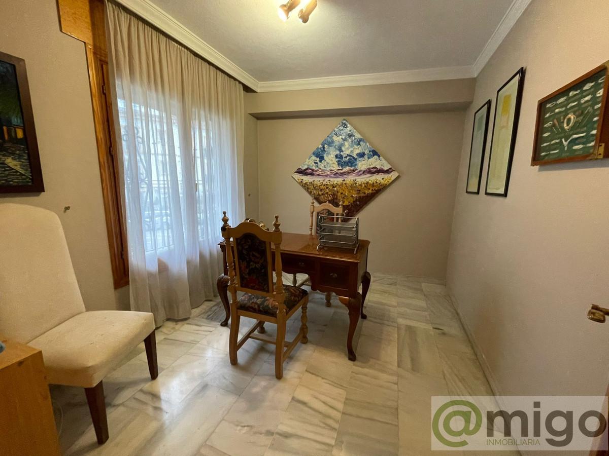 For sale of villa in Estepona
