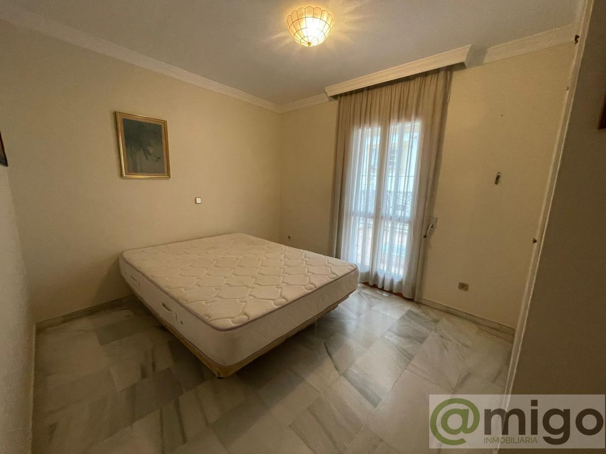 For sale of villa in Estepona