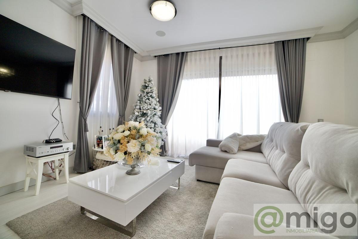For sale of penthouse in Benamara