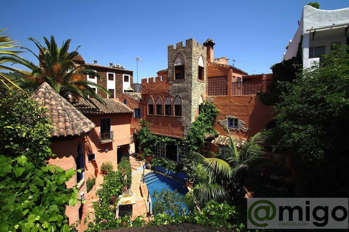 For sale of commercial in Marbella