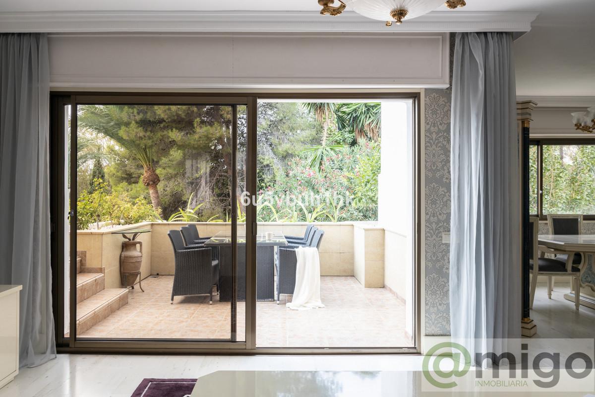 For sale of penthouse in Marbella