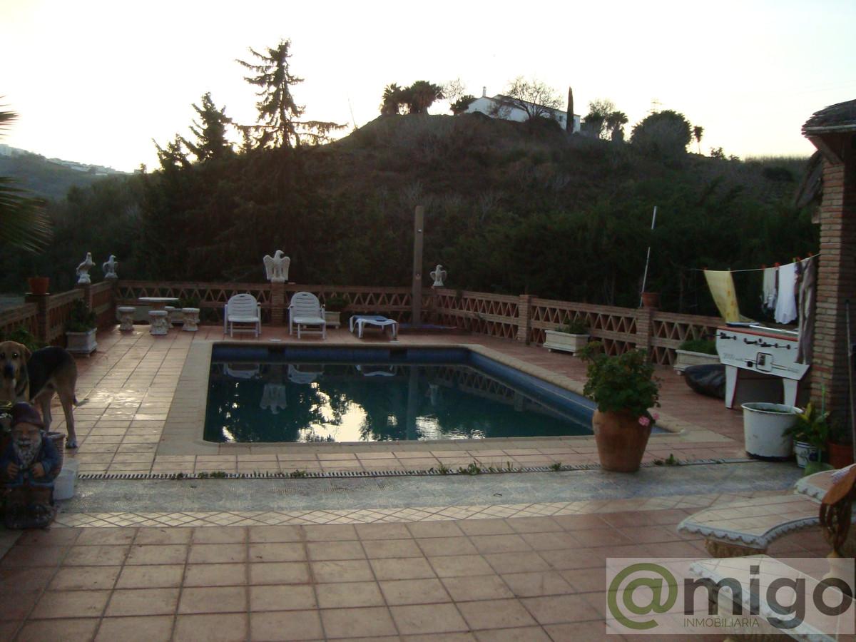 For sale of villa in Manilva