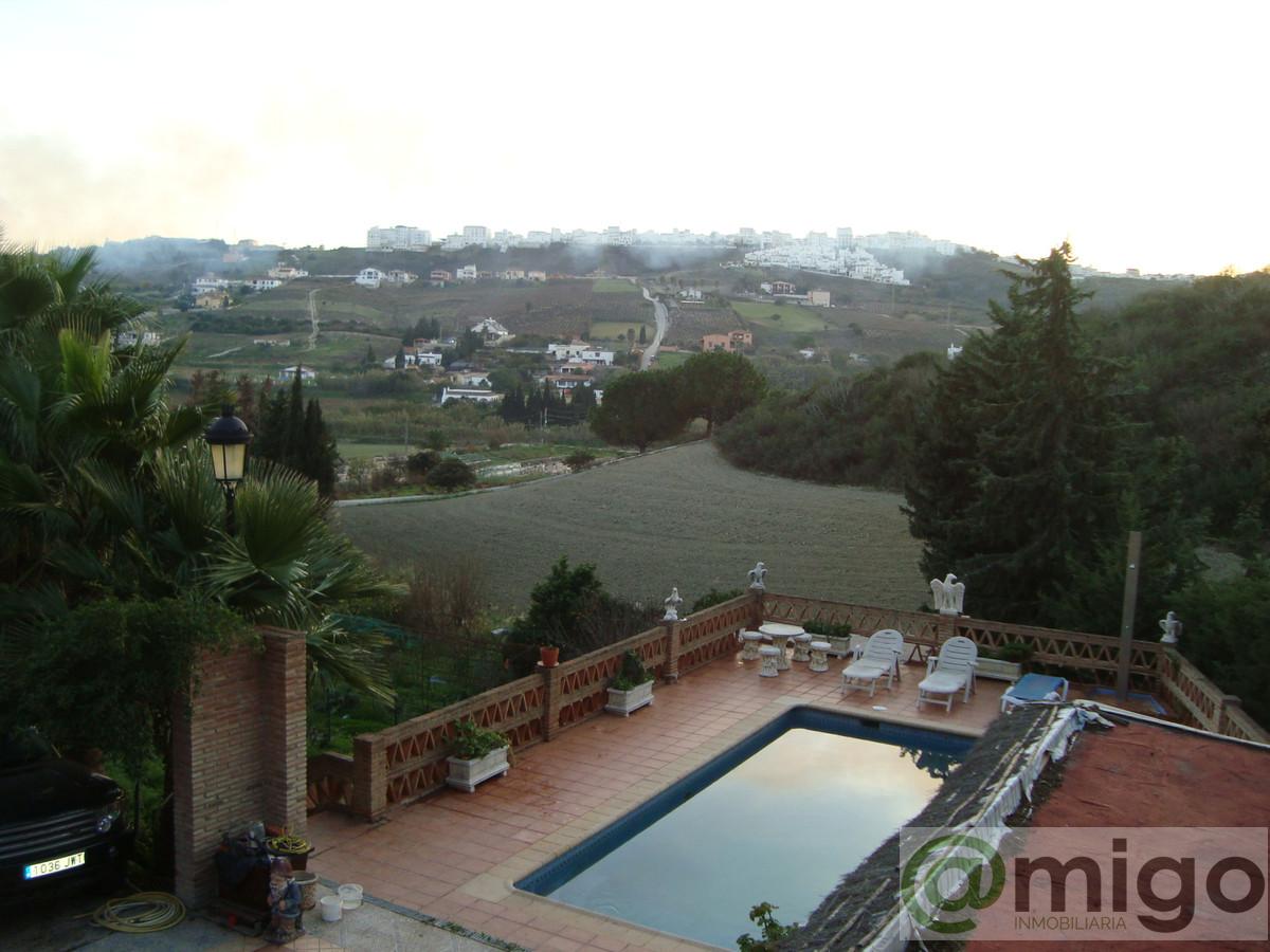 For sale of villa in Manilva