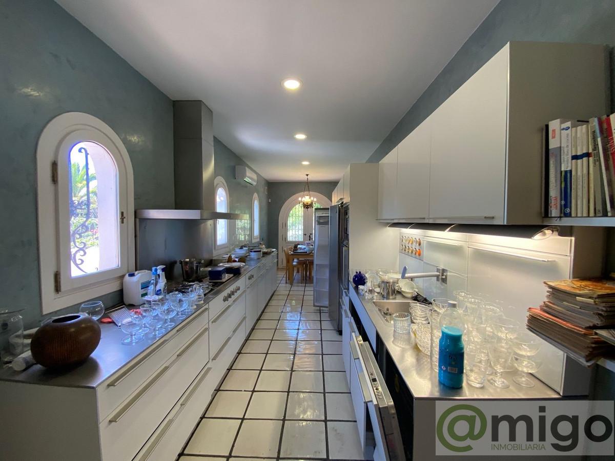 For sale of villa in Marbella