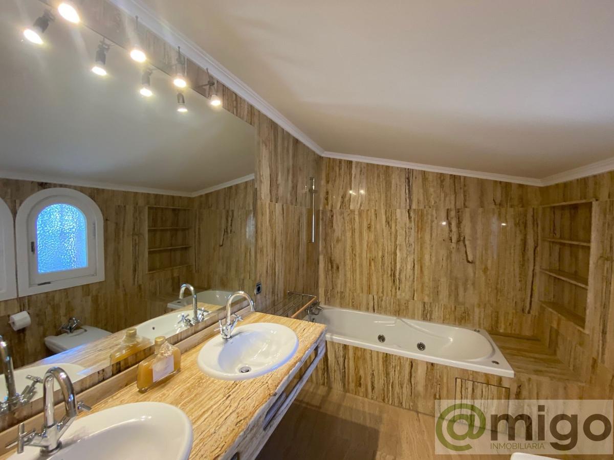 For sale of villa in Marbella