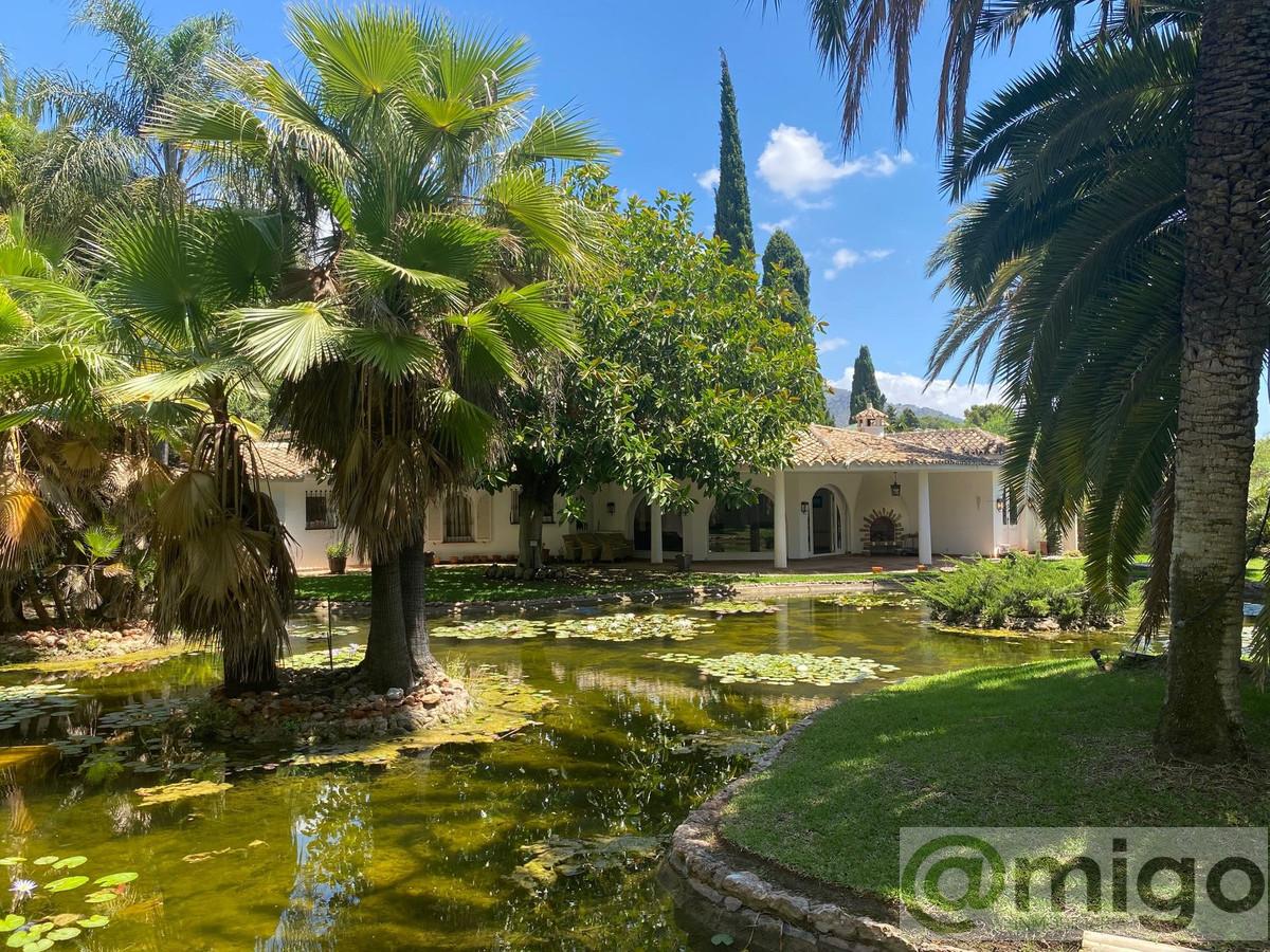 For sale of villa in Marbella