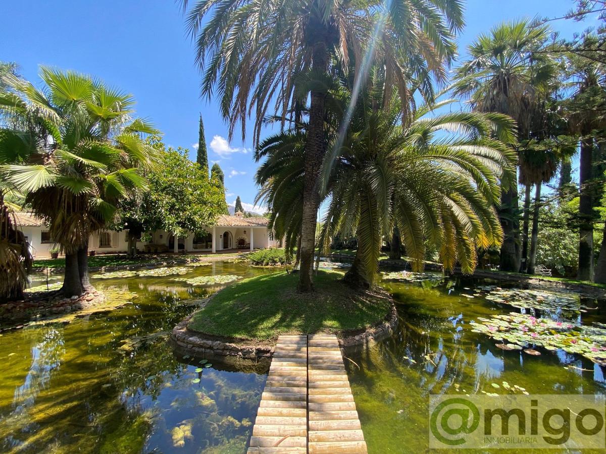 For sale of villa in Marbella
