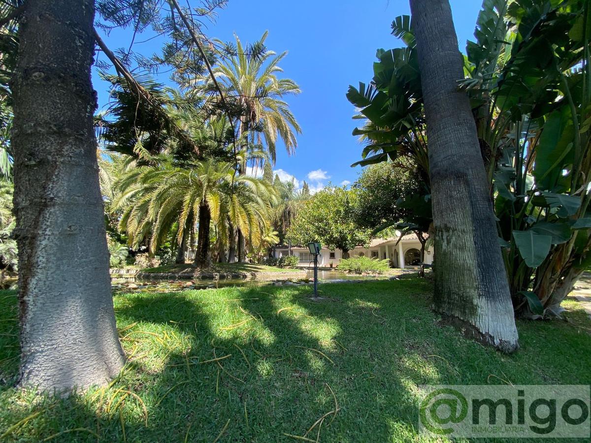 For sale of villa in Marbella