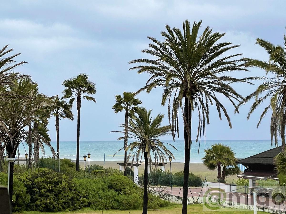 For sale of apartment in La Duquesa