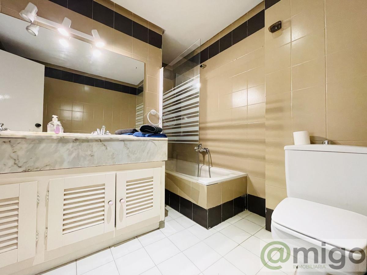 For sale of apartment in La Duquesa