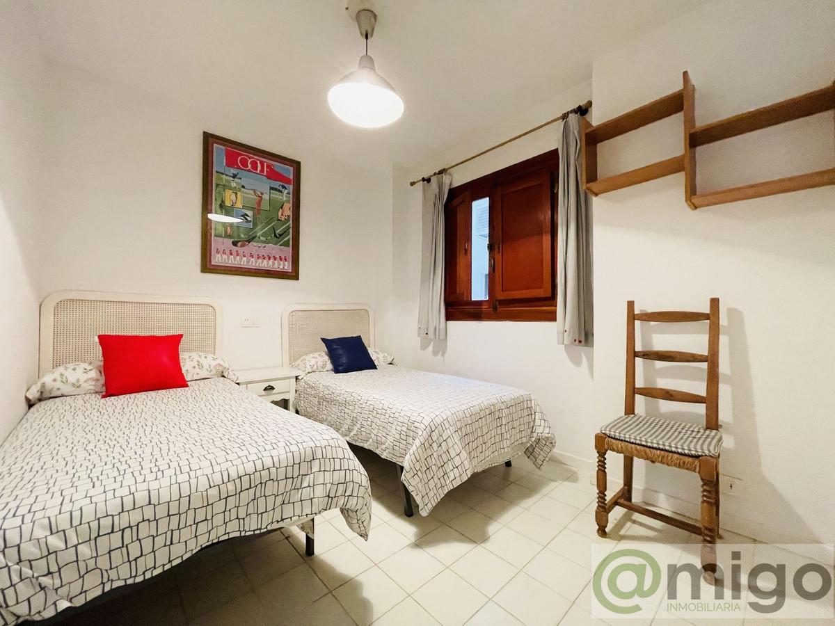 For sale of apartment in La Duquesa