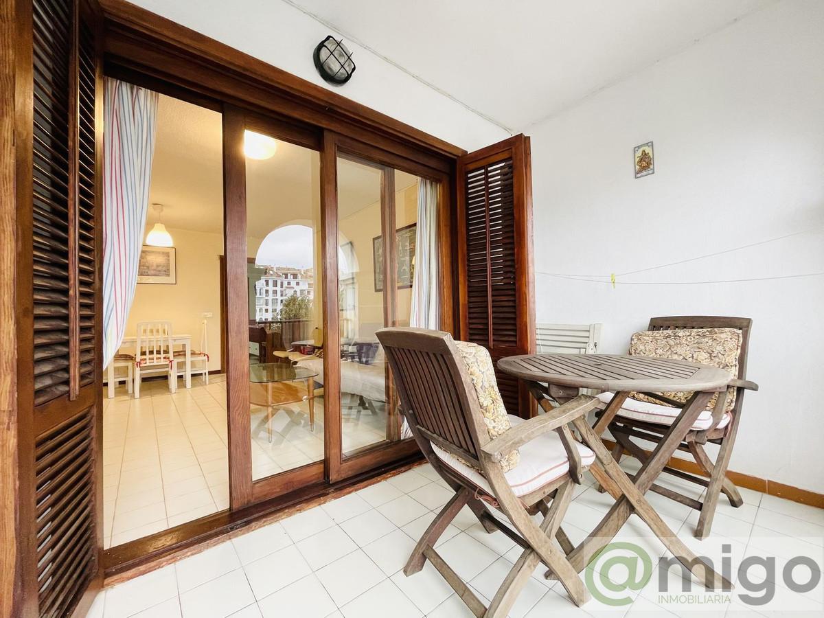 For sale of apartment in La Duquesa