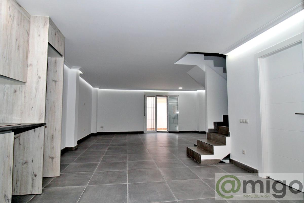 Venta de villa en Las Lagunas