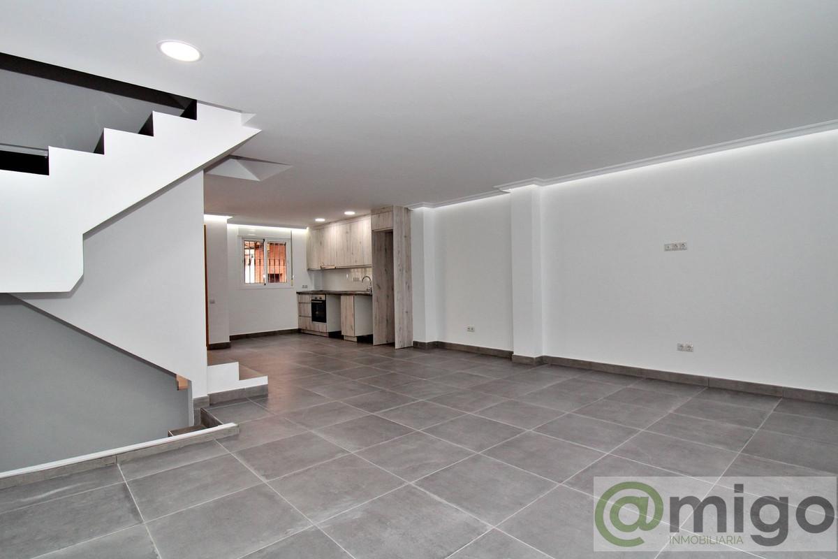 Venta de villa en Las Lagunas