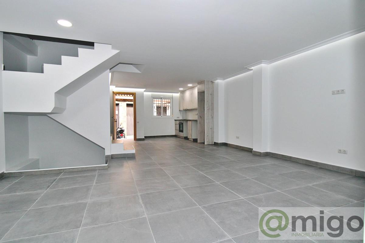 Venta de villa en Las Lagunas