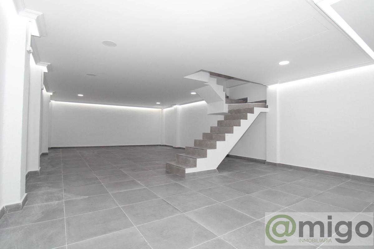 Venta de villa en Las Lagunas