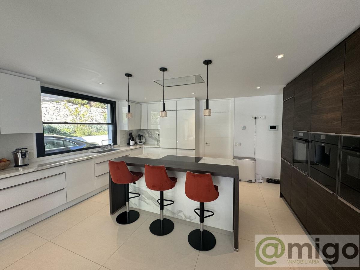 Venta de villa en Atalaya