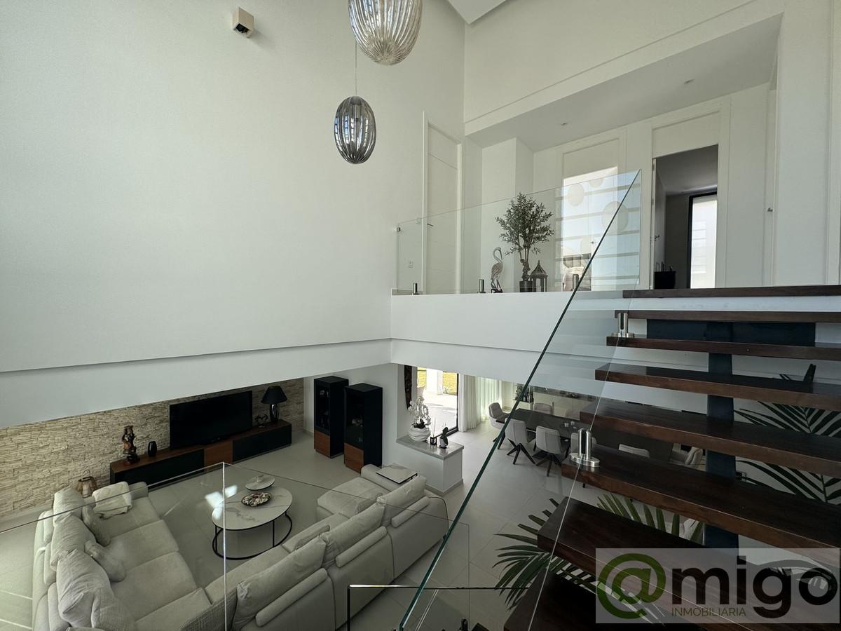 Venta de villa en Atalaya