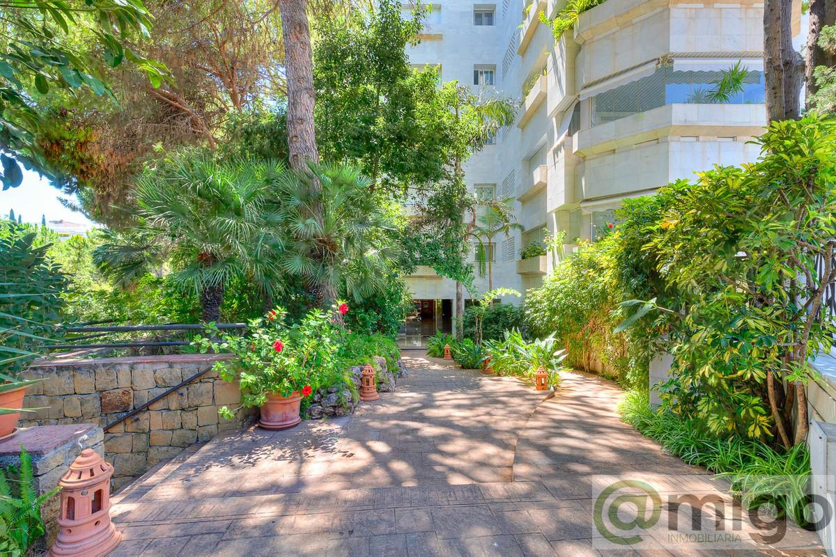 For sale of apartment in Marbella