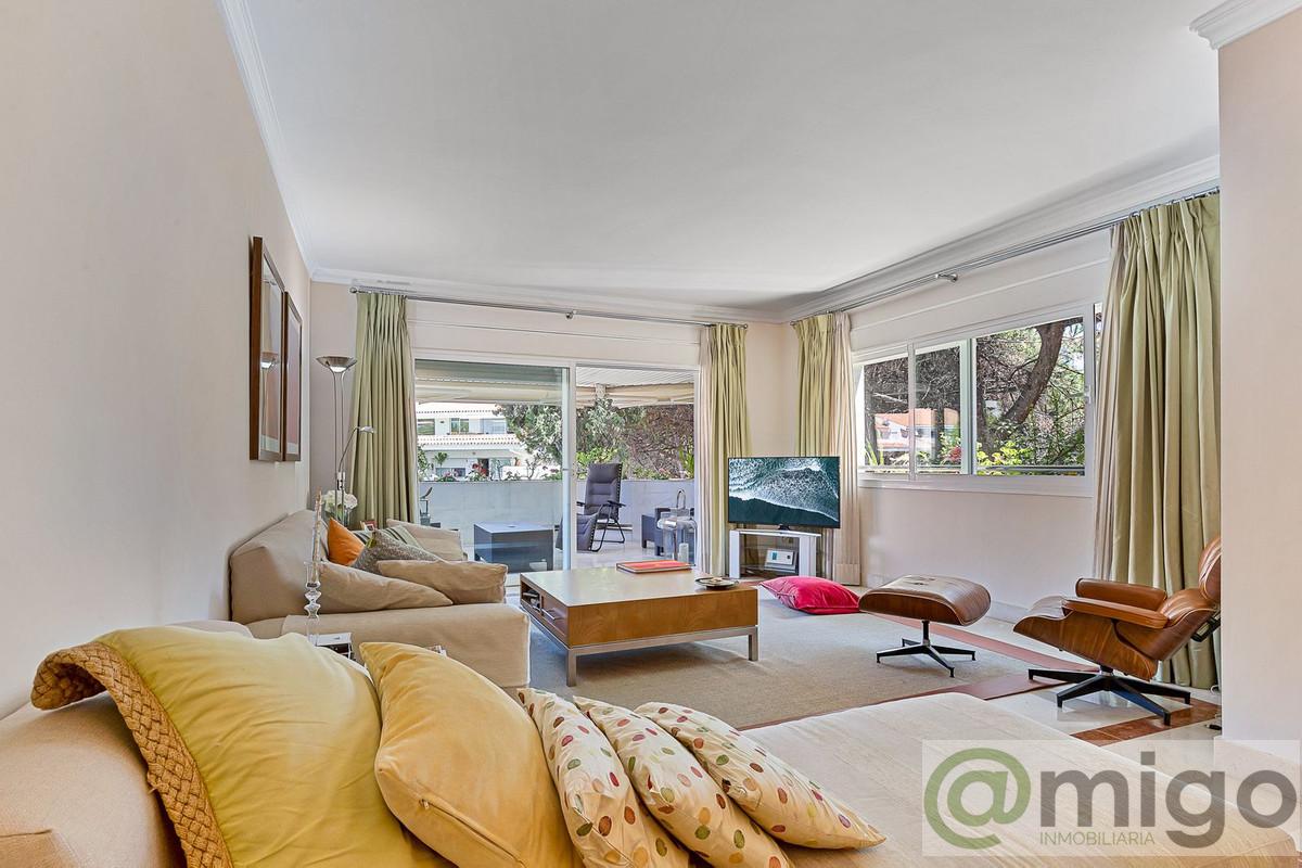 For sale of apartment in Marbella