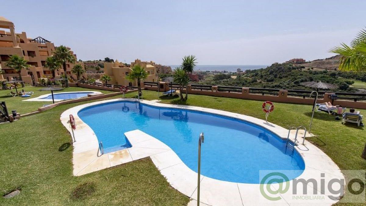 For sale of apartment in La Duquesa