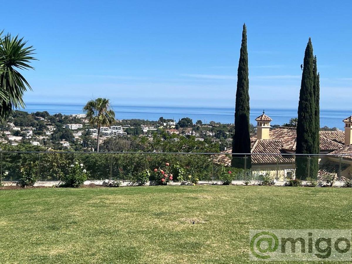 For sale of villa in El Paraiso