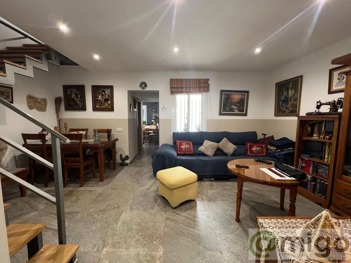 For sale of villa in Estepona