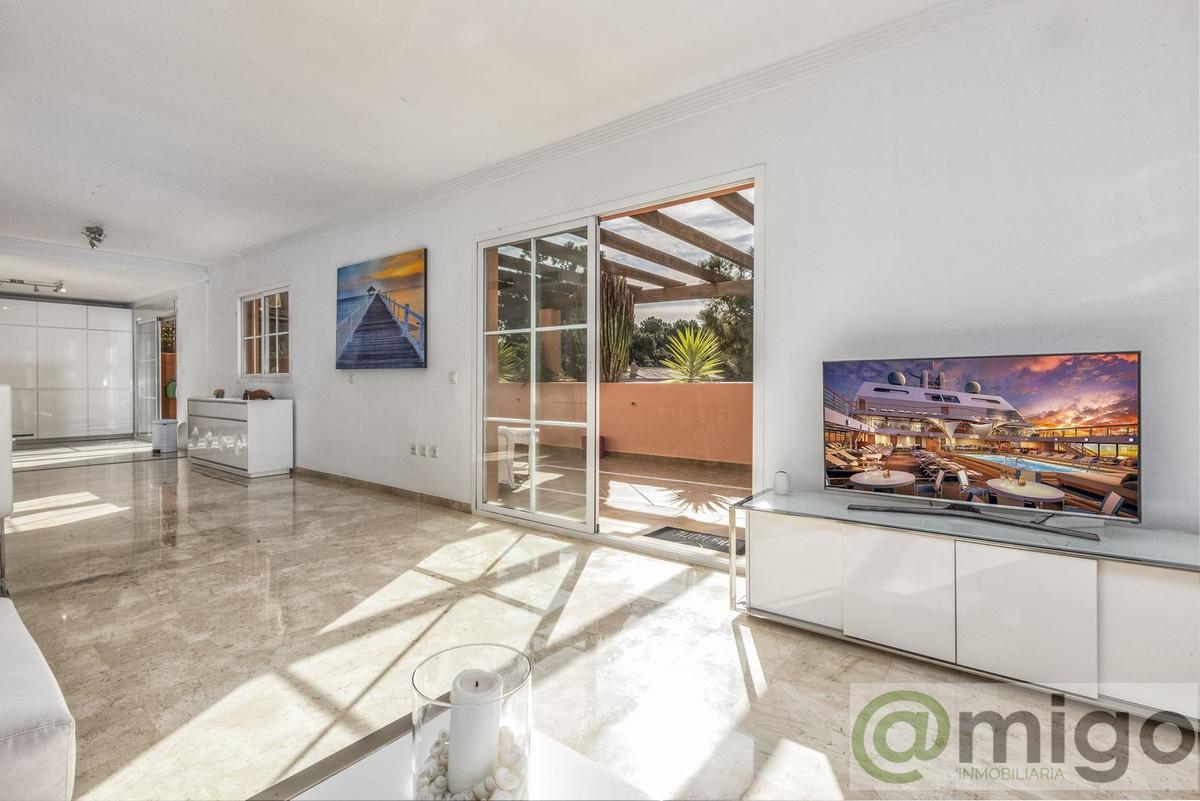 For sale of penthouse in Marbella