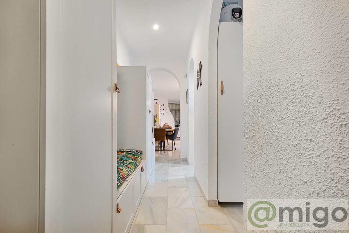 For sale of apartment in Calahonda