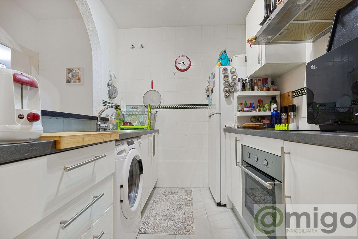 For sale of apartment in Calahonda