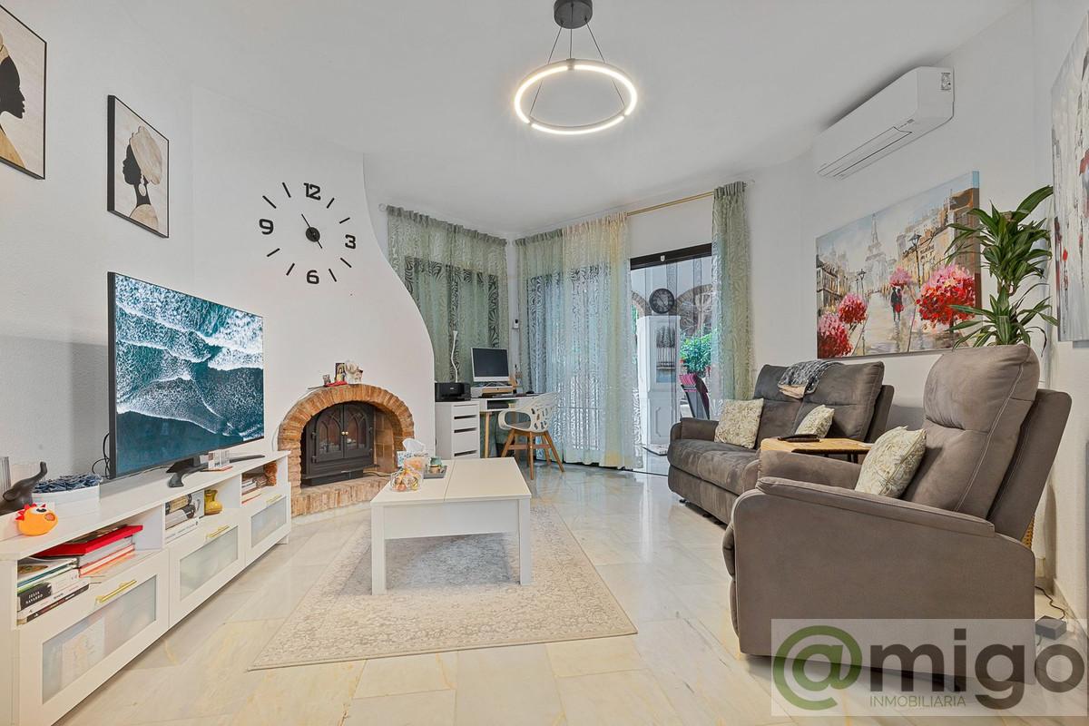 For sale of apartment in Calahonda