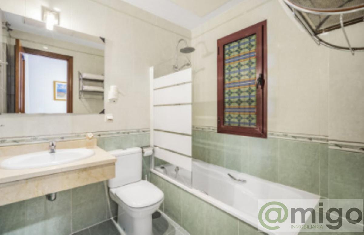 Venta de local en Manilva