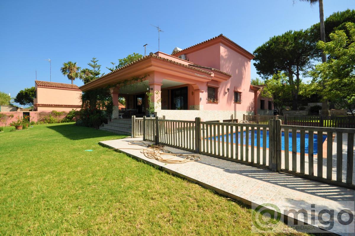 For sale of villa in Casares Playa