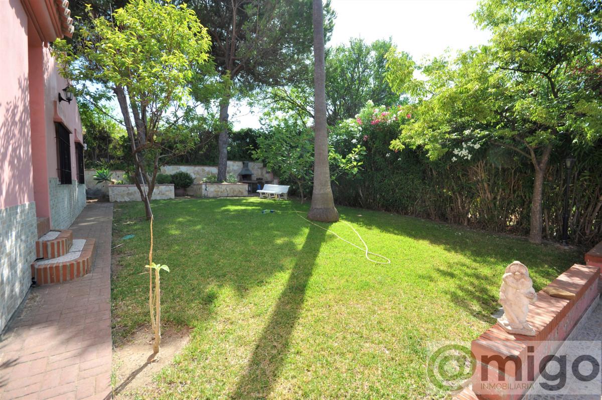 For sale of villa in Casares Playa
