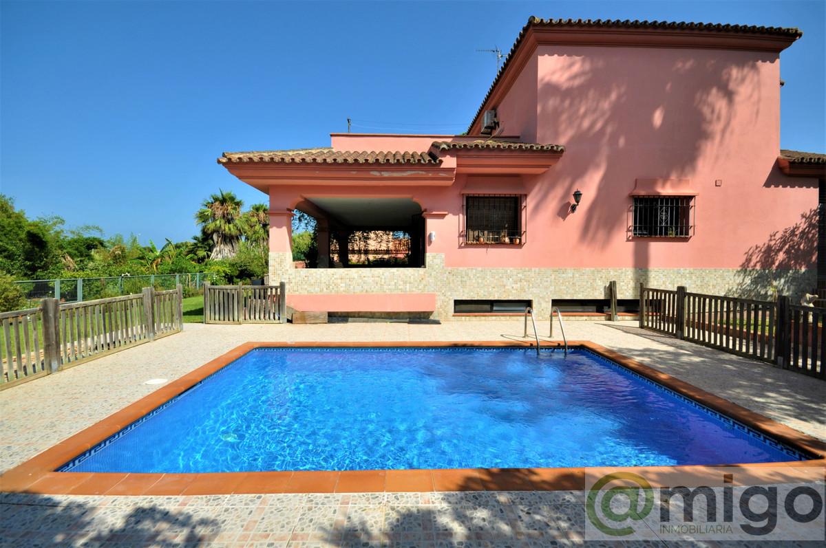 For sale of villa in Casares Playa