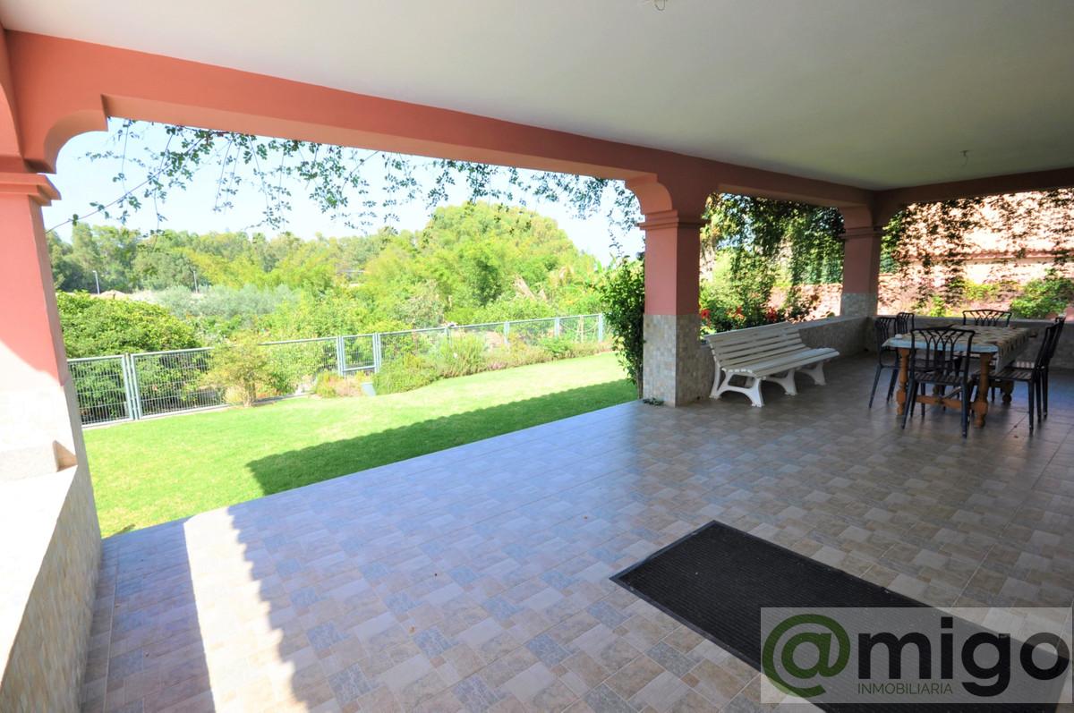 For sale of villa in Casares Playa