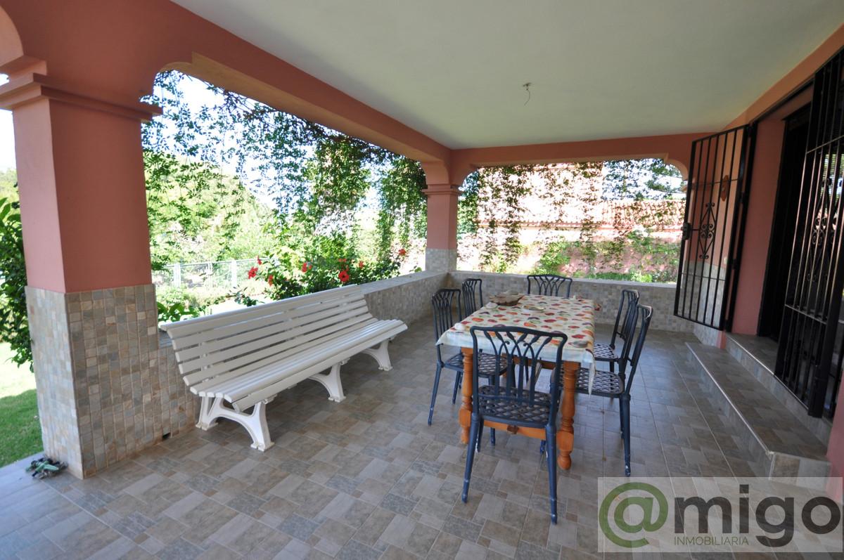 For sale of villa in Casares Playa