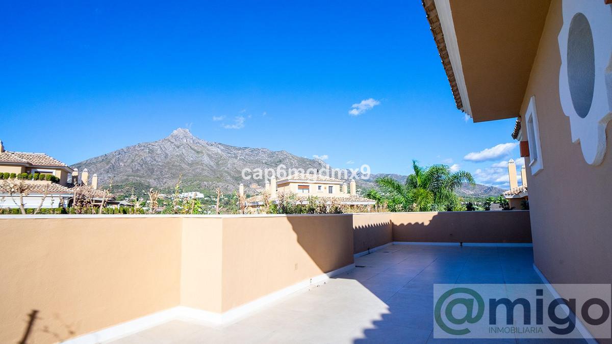 For sale of penthouse in Marbella